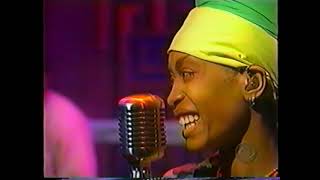 The Roots ft. Erykah Badu - You Got Me (Live on Letterman 1999)