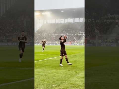 Der Ball muss ins Tor - egal wie. #fcsp #stpauli #fussball #bundesliga