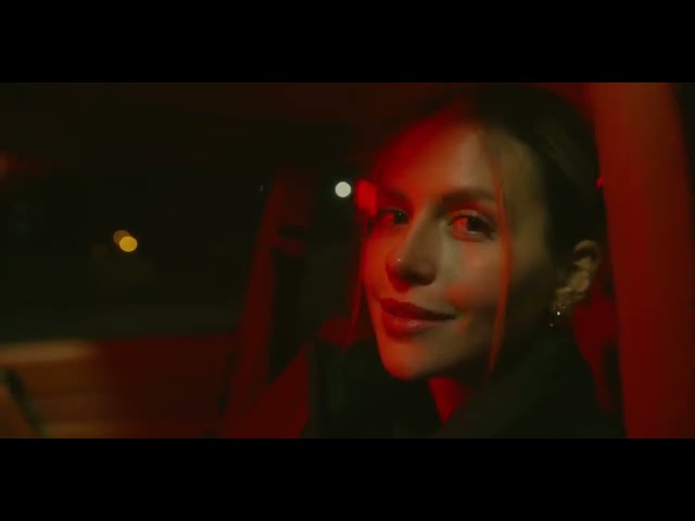 Video zu 'Weg Von Mir' ansehen