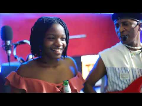 Amasezerano ya Les copains & Ngeri ibasumba cover Safari 0788571110