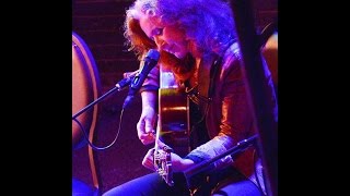 BONNIE RAITT - GNAWING ON IT
