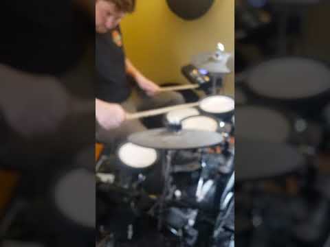 One Minute Drum Lesson. Six Stroke Roll Groove. Yamaha DTX electric drums