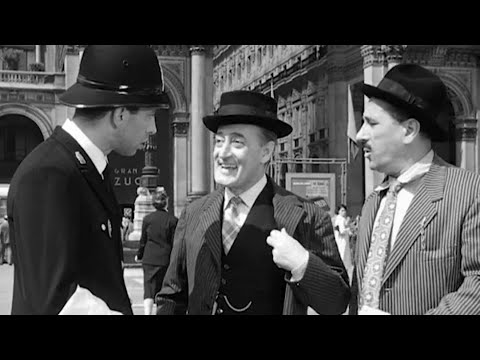 "Noio vulevan savuar" per sempre i grandiosi Totò e Peppino | Totò, Peppino e la... malafemmina