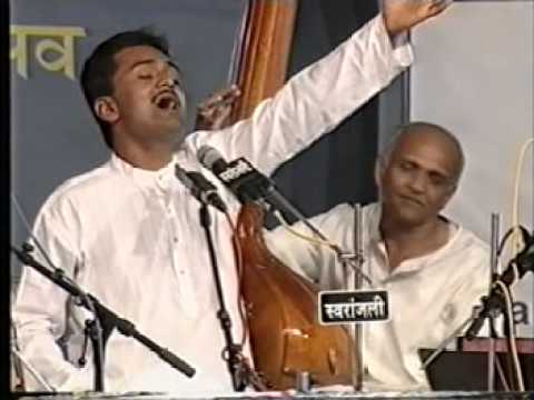 Jayateerth Mevundi @ Sawai Gandharva Music Festival, Pune,Dec.2003