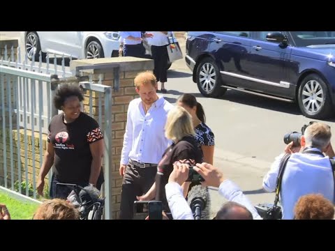 Harry, Meghan start tour with Archie in Africa