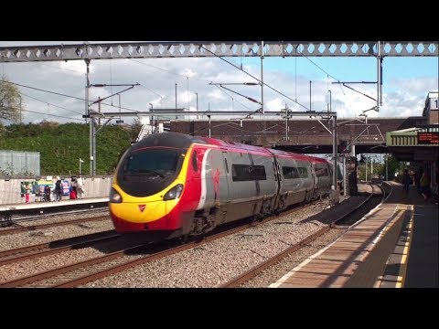 (HD) Virgin Pendolinos At Speed Through Tamworth 5th September 2011