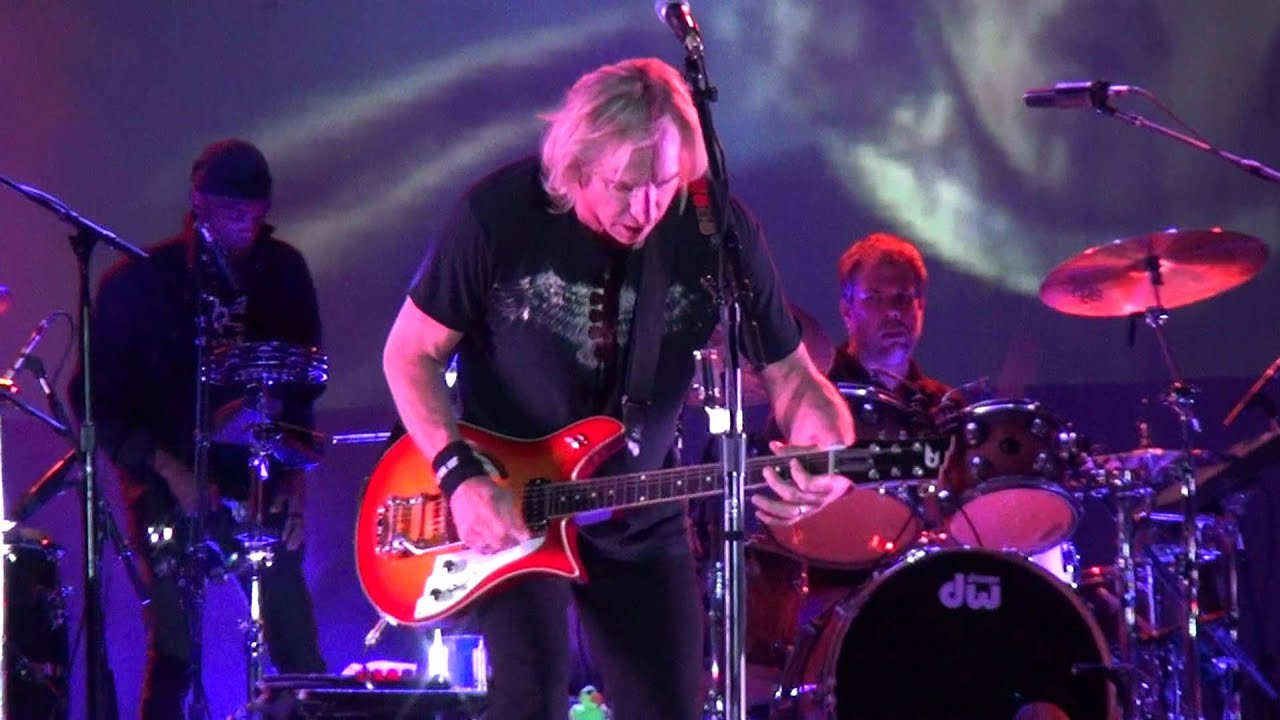 Life's Been Good - Joe Walsh - Live - 8/11/2012 - YouTube