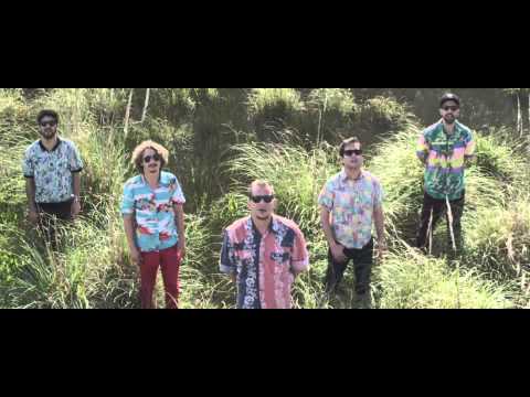 Brasil - Santé Les Amis (Official Music Video)