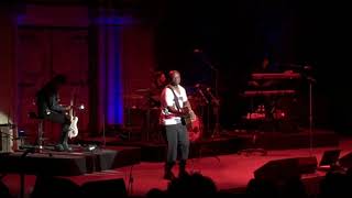 Seal performing “Deep Water” at the Mountain Winery in Saratoga, CA (7/13/19)