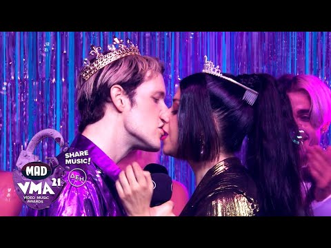 Leon of Athens & Katerine Duska - Κύματα/ Αthenian sky / Ελα Μια Νύχτα | MAD VMA 2021 από τη ΔΕΗ