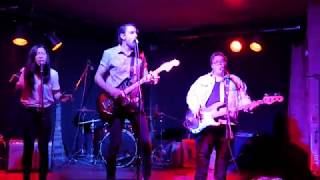 Mona Lisa - Paper Shakers (Live at The Red Dog)