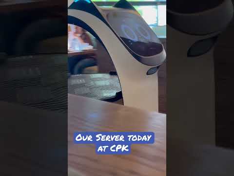 Nosso incrível servidor no California Pizza Kitchen #shorts #cpk #robot