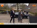 Koning en koningin krijgen Friese les tijdens streekbezoek: 'Fries op school staat onder druk'