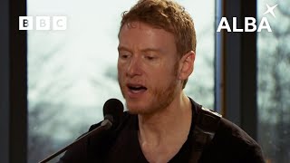 Teddy Thompson &amp; Caraidean - Don't Know What I Was Thinking | Transatlantic Sessions | BBC ALBA