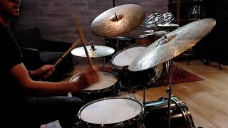 Video thumbnail for LUDWIG Legacy Maple Heritage Green by Carter McLean