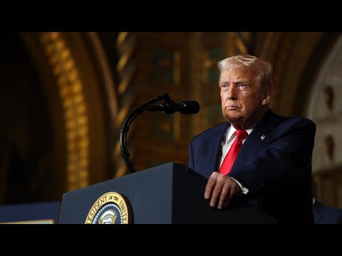 Trump announces Venezuela will give up to 50 million oil barrels to the US