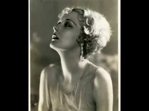 David Bowie - Lady Grinning Soul (Lyrics)