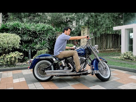 BMC 003 Vance & Hines Big Shots on a Harley-Davidson Heritage Classic