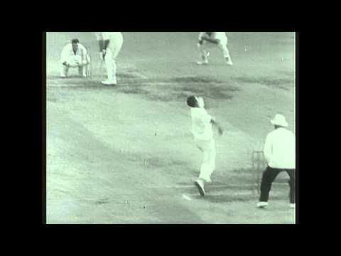 Cowdrey caught & bowled by Benaud