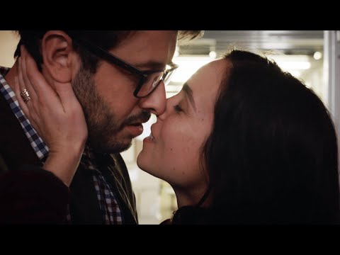 Le BISOU d'Alex et Virginie 😍❤️ (Ep348)