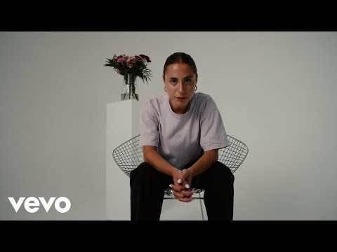 Nie Mehr - Laryssa