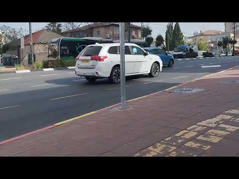 New electric articulated golden dragon bus of egged on line 164 in rishon letzion