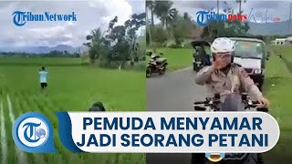 Dua Orang Pemuda Menyamar Jadi Seorang Petani di Sawah demi Menghindari Tilang dari Polisi