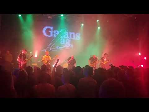 Gatans lag - Livet är för kort för sorgliga sånger (Karlstad 2022)