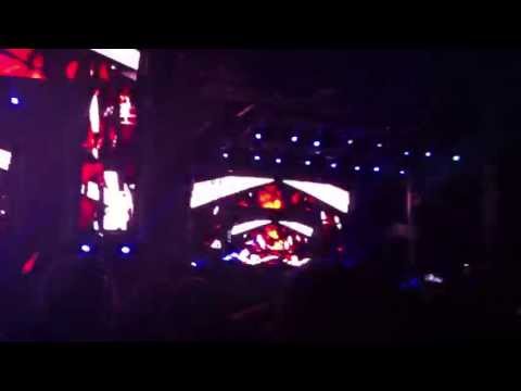 Steve Angello drops I/O ft. Wayne & Woods at EDC NYC 2013