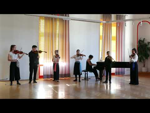 Ensembele der Violinklasse Parwaneh Haderer -  Antonio Vivaldi: "Konzert in h-moll, 1. Satz"