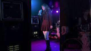 Lauren Mayberry (CHVRCHES) Lungs