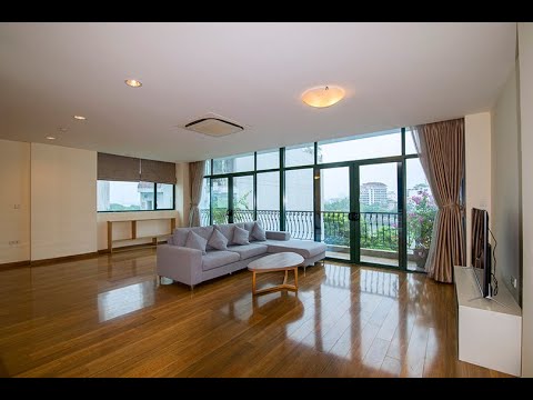 Spacious 3 bedroom apartment for rent in Truc Bach - Vietlonghousing.com