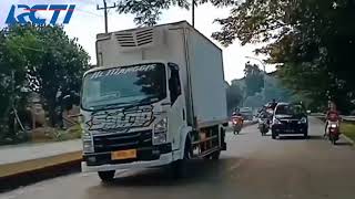 Download lagu story'wa truck oleng 30 detik mp3