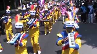preview picture of video 'Parade Drumband Se-Kecamatan Prambon Part 2'