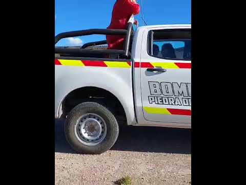 Papá Noel llegando a Piedra del Águila 2025