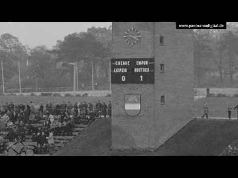 Schöne Bilder aus dem Stadion und der Stadt: SC Empor Rostock-BSG Chemie Leipzig 1:0, 27.10.63