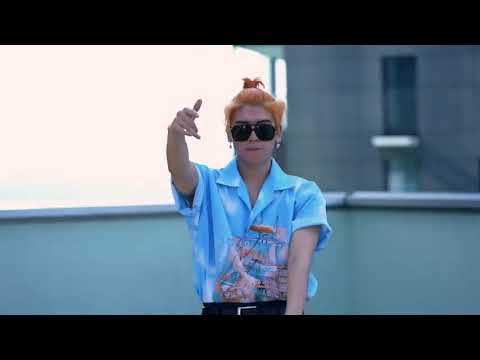 AKI THE FOXY X LAMINOR - "FOXY SIGN"M/V🦊