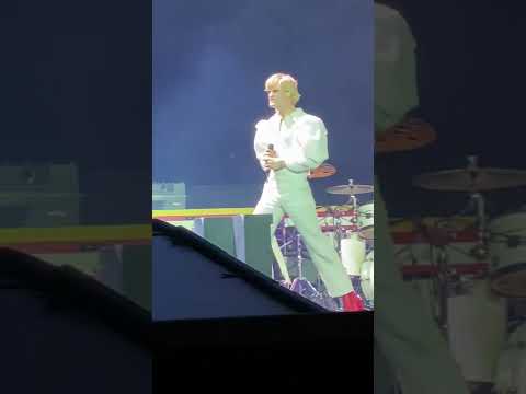 Jake Wesley Rogers - Pluto/Welcome to the Black Parade (Full Song) Live in Boston 2022