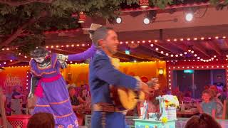 Plaza de Coco Dia de los Muertos Celebration Dinner Show – Disney Treasure
