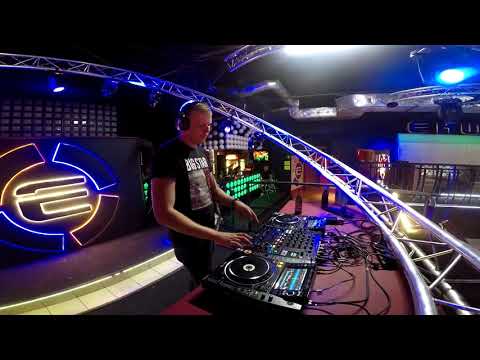 Mike Moor - 04.10.2020 - Ekwador Manieczki