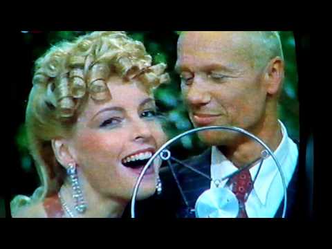 Iveta Bartošová,Jiří Korn,Yvetta Blanarovičová v silvestru Jiřiny Bohdalové 1997