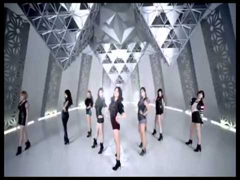 Girls' Generation - Sooyoung VS Hyoyeon - (The Boys)
