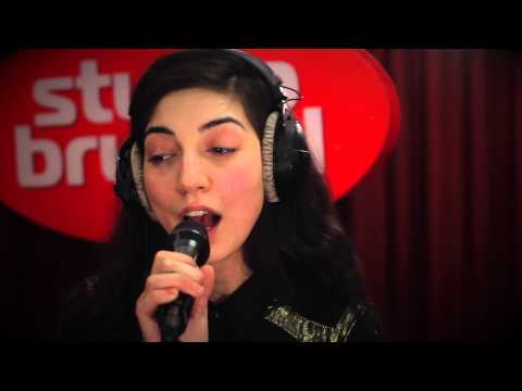 Studio Brussel: Intergalactic Lovers - Islands (Live)