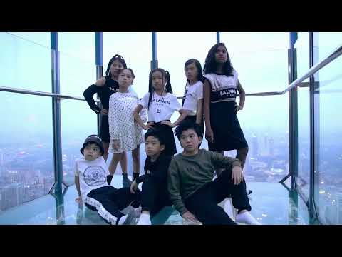 20221018 BALMAIN Fashions Nightout by ALIST and JUNIOR LOOKBOOK