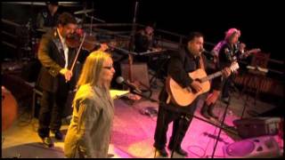 Mona McCall, Justin Trevino &amp; Amber Digby - How's The World Treating You