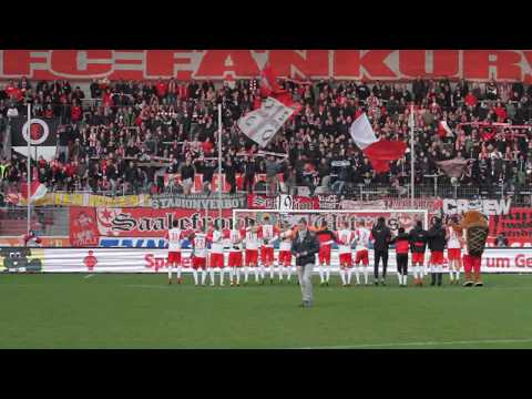 Fankurve feiert nach Sieg Hallescher FC - VfL Osnabrück