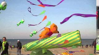 preview picture of video 'Vliegerfestival Scheveningen 2013 International Kite Festival The Hague'