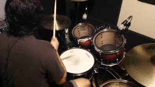 En los Montes-Bateria, drums (Marcos Witt)