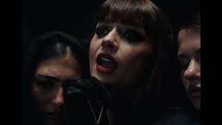 zu ESIBIZIONISTA jetzt Video ansehen jetzt Video ansehen