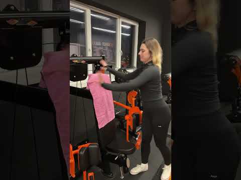 po ROKOCH znova v posilke 💪🏻👀